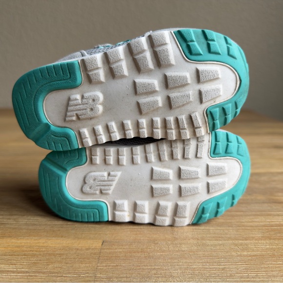 New Balance 515 Toddler Sneakers Size 5 Gray Comfort Walking Shoes Streetwear - Picture 11 of 12